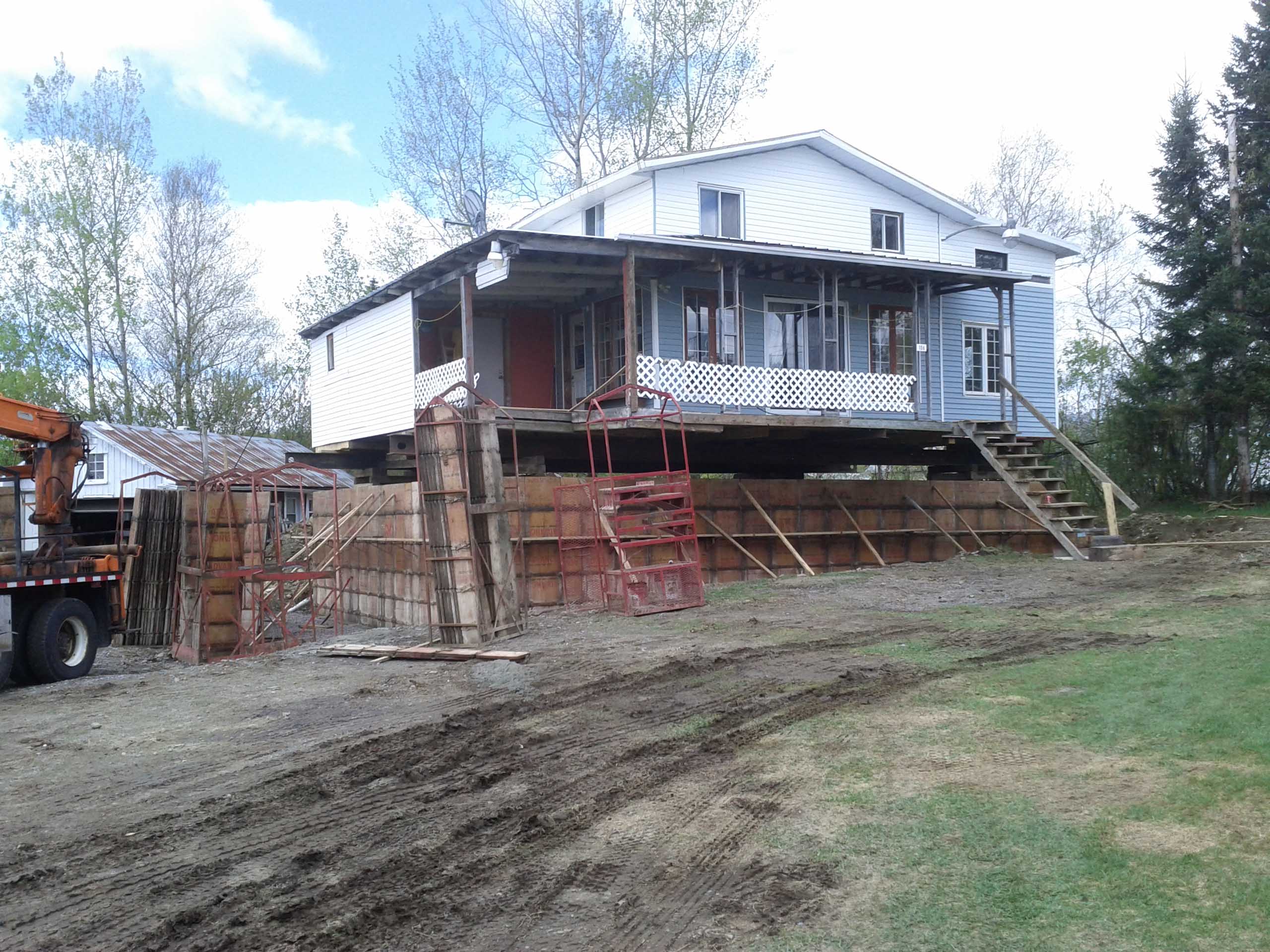 Fondations & Coffrage Montréal expert en coffrage en béton de maison et bâtiment à Montréal, Laval, Longueuil, St-Jérôme, Repentigny, Rive-Sud, Rive-Nord, Lanaudière, Laurentides, ..